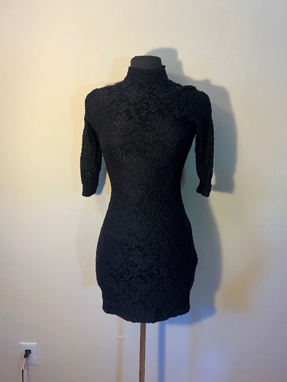 Zara 3/4 Sleeve Lace midi dress